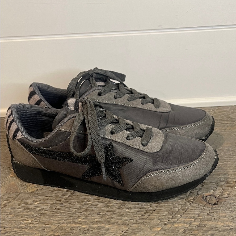 Very G Vintage Gray Star Sneakers - Size 6.5 - Picture 6 of 8